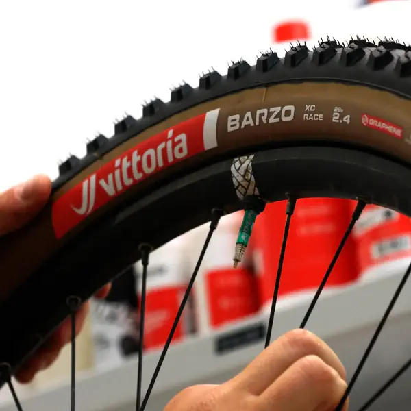 Cubierta de montaña Vittoria Barzo XC Race Tubeless Ready de competición