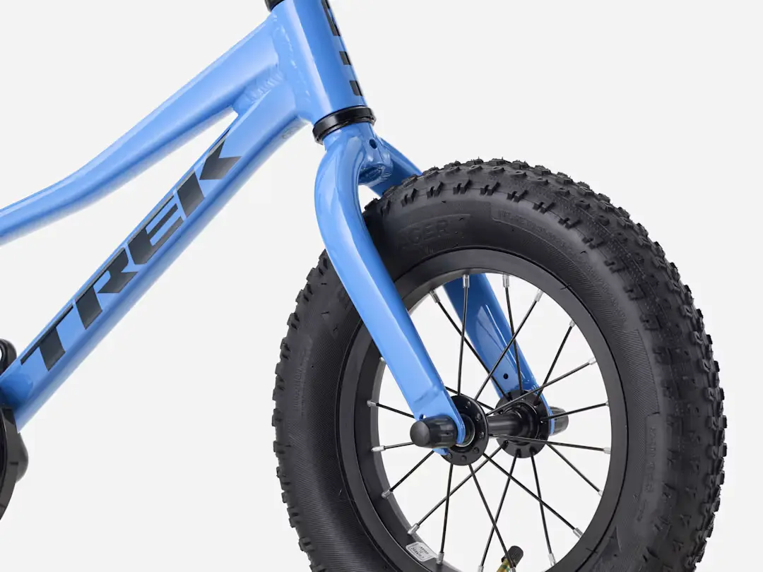 Bicicleta infantil ligera Trek Precaliber en color oficial en Bikes Click