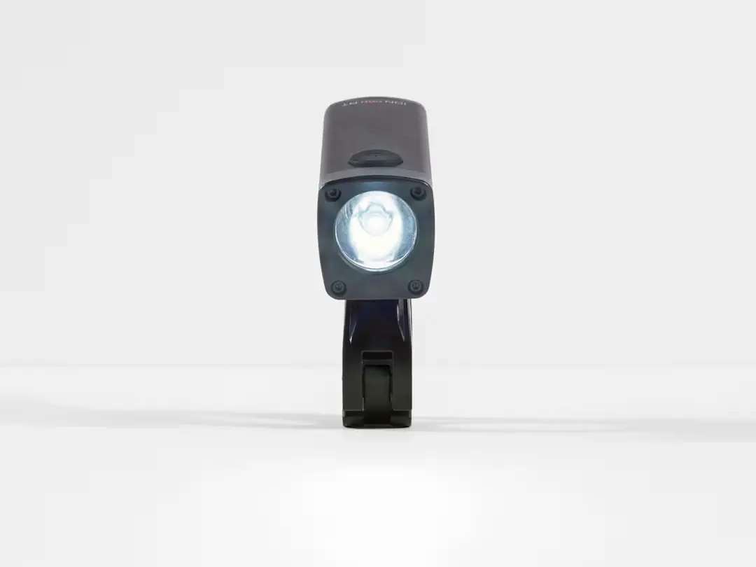 Luz delantera trek ion Pro RT de 1300 lúmenes en Bikes Click