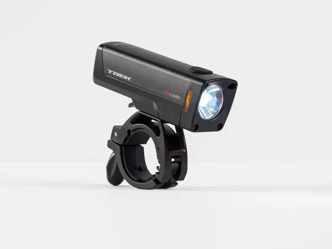 Luz delantera trek ion Pro RT de 1300 lúmenes en Bikes Click