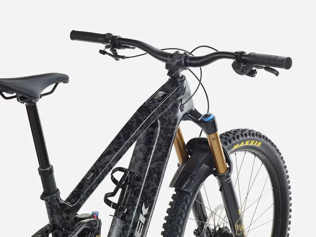 Bicicleta electrica de enduro de carbono trek rail 9 8 gen 5 con bateria de 800wh en Bikes Click
